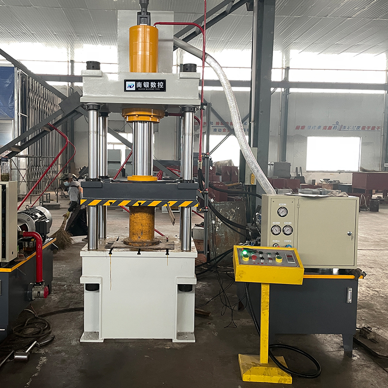 100噸四柱液壓機結構簡介