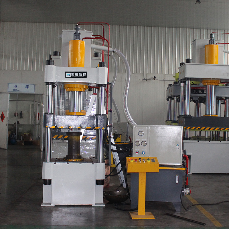 100噸四柱油壓機(jī)滕州實(shí)體廠家拉伸成型壓力機(jī)