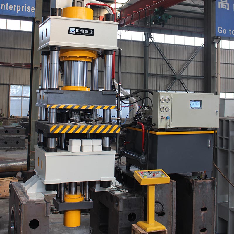 滕州400噸全自動牛羊舔磚成型油壓機5公斤粉末成型鹽磚機