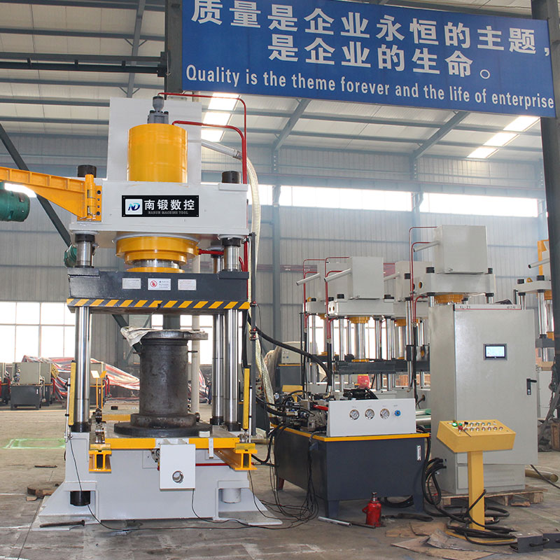 400噸液壓機(jī)帶雙移動(dòng)工作臺(tái)四柱油壓機(jī)400T帶升降裝置壓力機(jī)