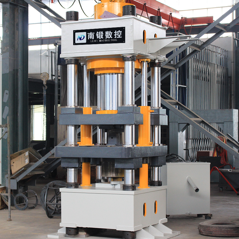 5公斤牛羊舔磚用多少噸的油壓機(jī)合適？