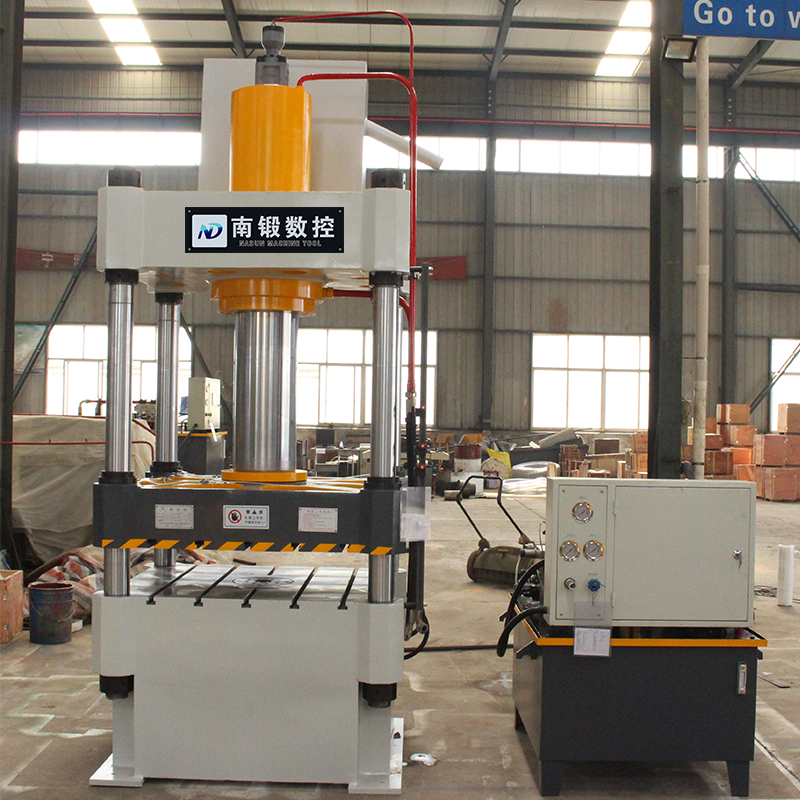 200T四柱油壓機，200噸常規三梁四柱油壓機