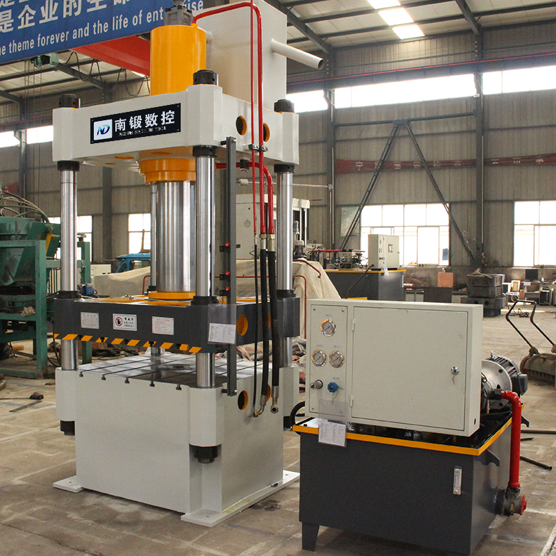 200T四柱油壓機，200噸常規三梁四柱油壓機