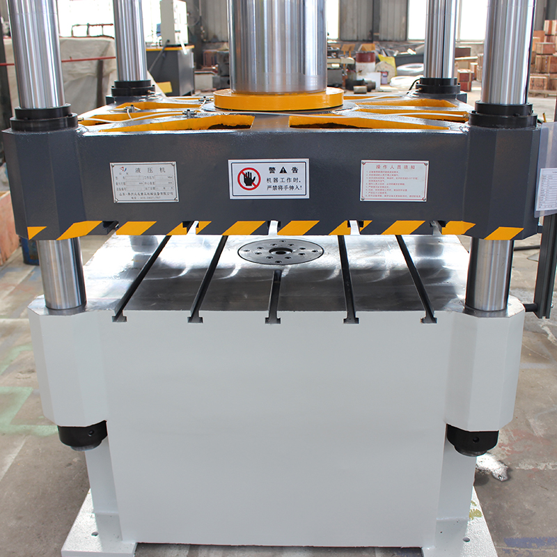 200T四柱油壓機，200噸常規三梁四柱油壓機