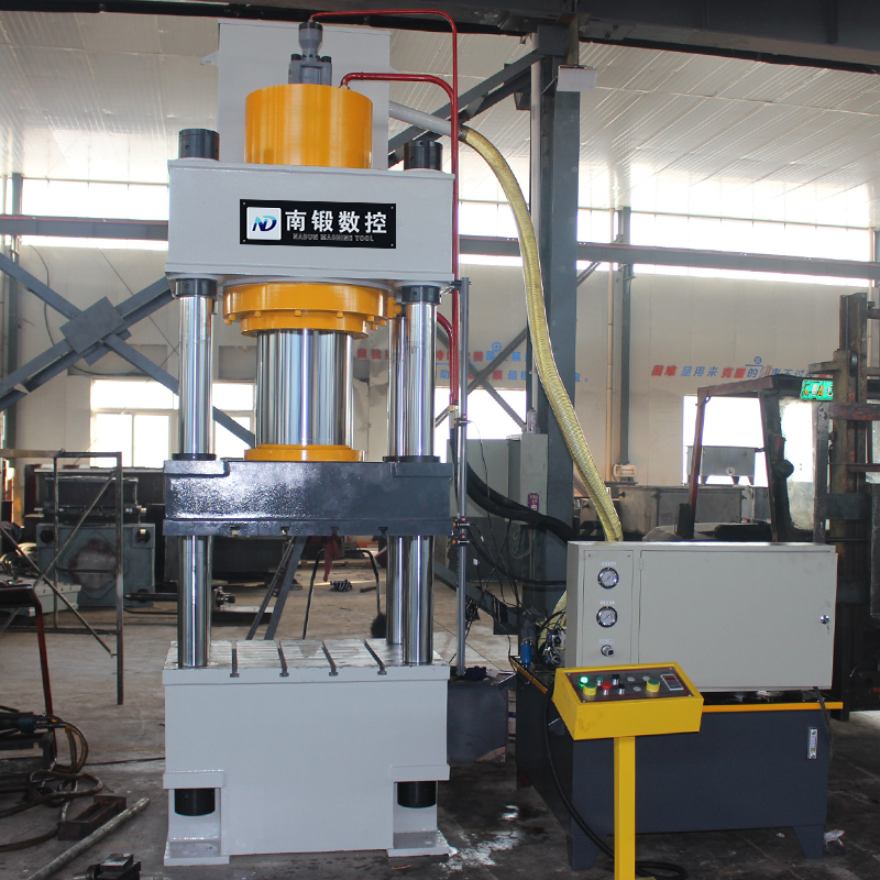 400T三梁四柱油壓機，400T成型油壓機