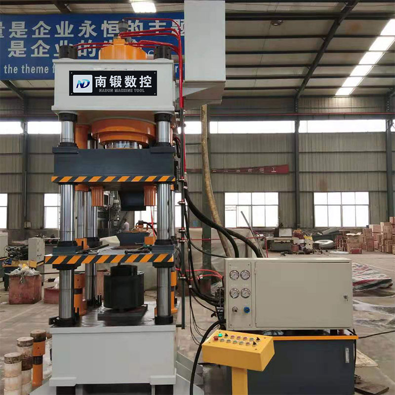 滕州315噸牛羊舔磚液壓機(jī)鹽磚機(jī)粉末成型油壓機(jī)按需定制