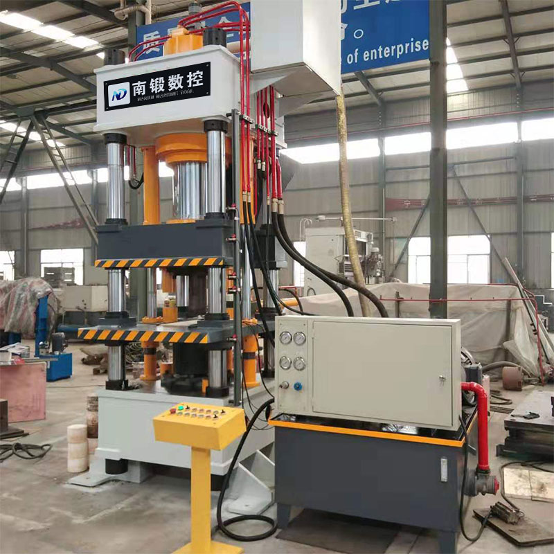 滕州315噸牛羊舔磚液壓機(jī)鹽磚機(jī)粉末成型油壓機(jī)按需定制