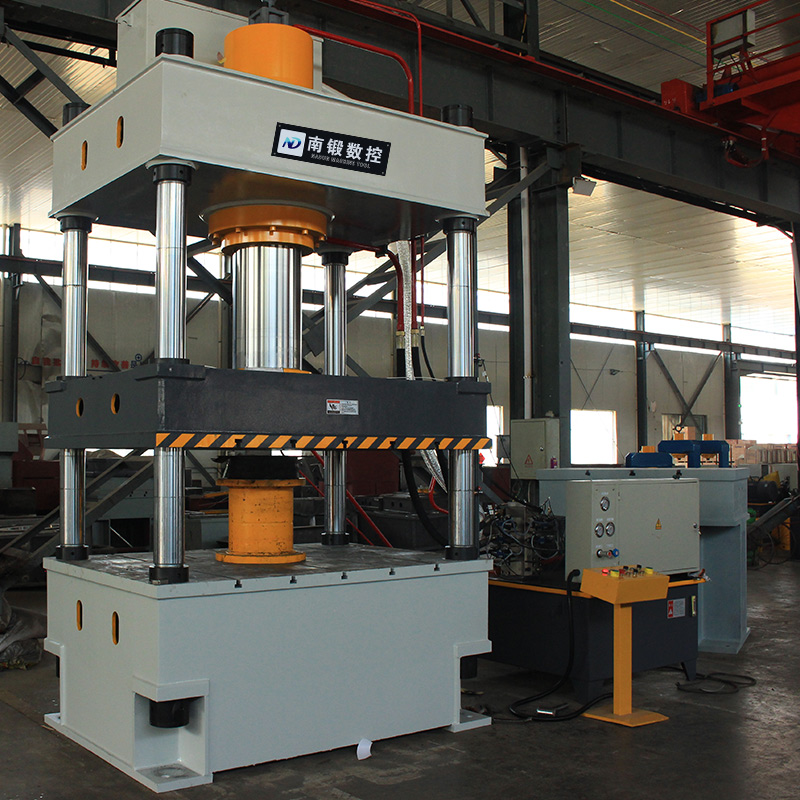 315噸油壓機(jī)三梁四柱油壓機(jī)