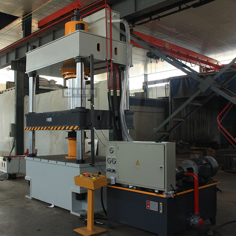 315噸油壓機(jī)三梁四柱油壓機(jī)